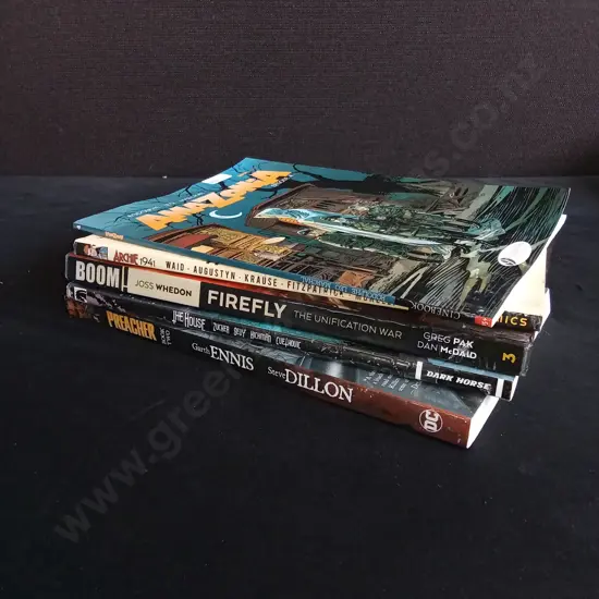 5 PIECES MIX OF COMIC BOOKS
