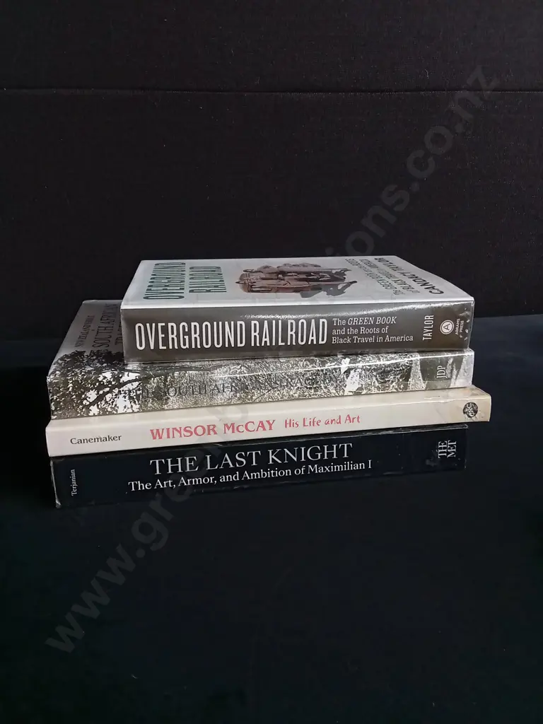4 PIECES MIX OF BOOKS Image 1++