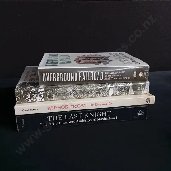 4 PIECES MIX OF BOOKS