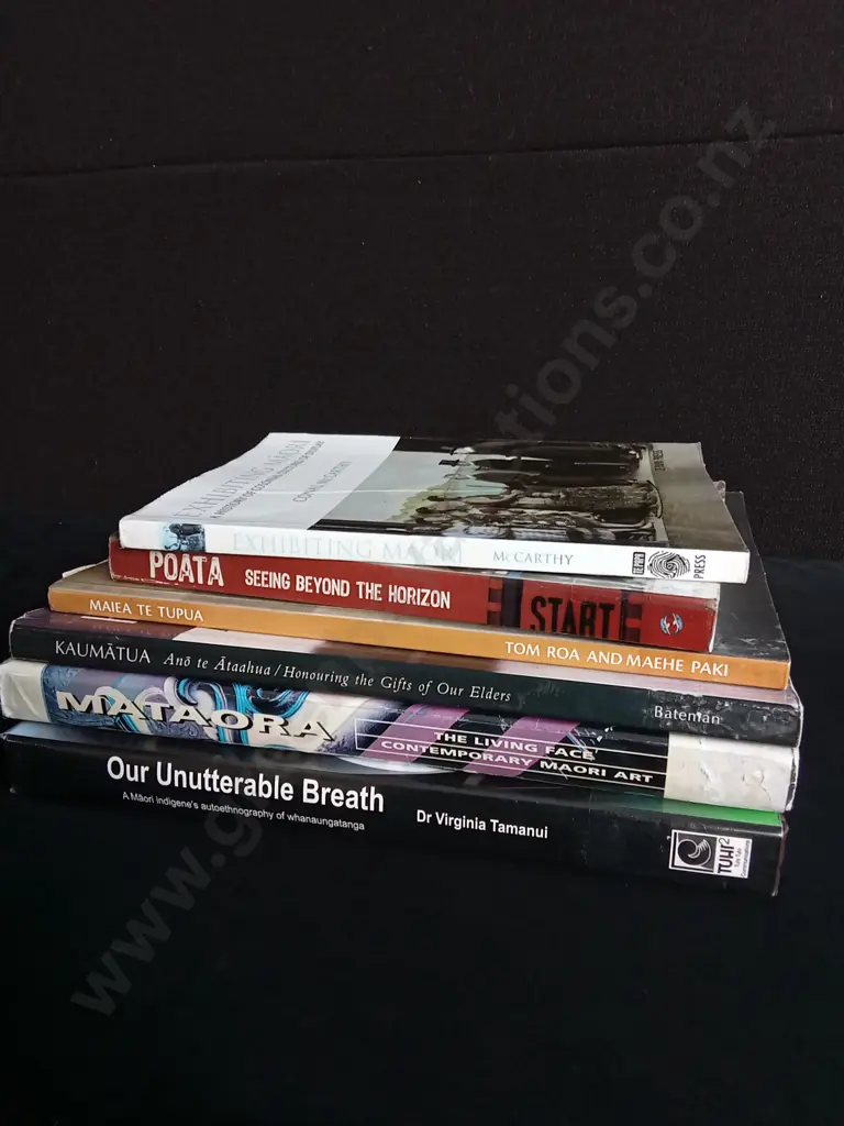 6 X MAORI BOOKS Image 1++