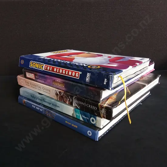 5 PIECES MIX OF BOOKS