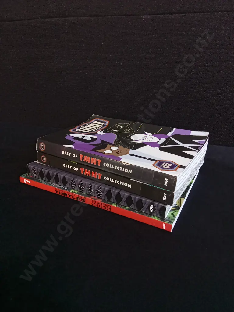 4 TEENAGE MUTANT NINJA TURTLES BOOKS Image 1++