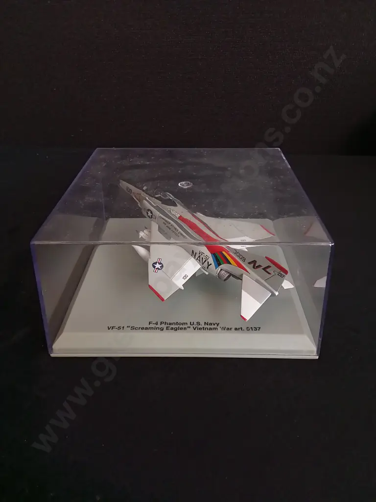 1:72 SCALE F-4B PHANTOM II DIECAST MODEL Image 1++