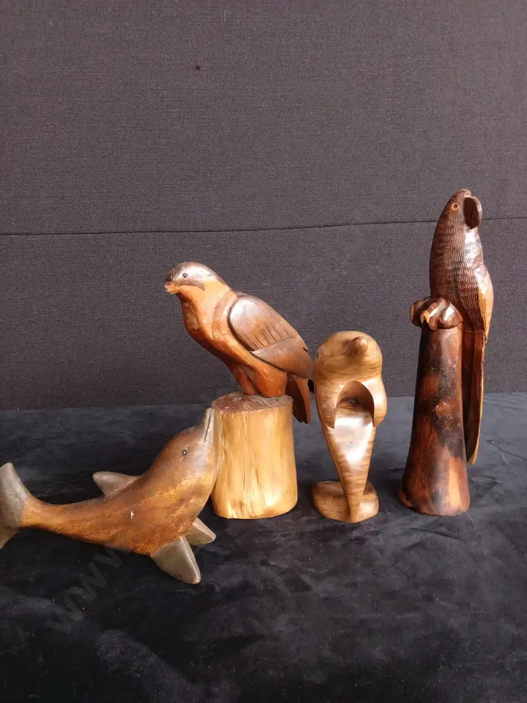 ASSORTED WOODEN DECORATIVE ITEMS Image 1++
