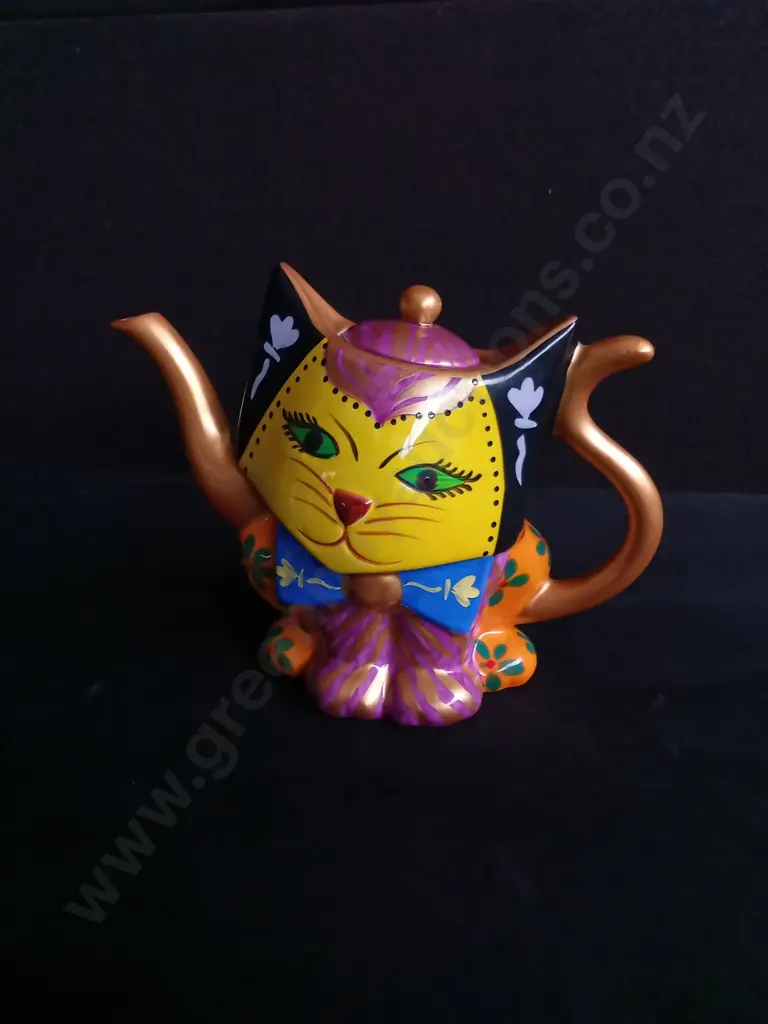 VINTAGE TABLE PASSION PORCELAIN TEA POT Image 1++