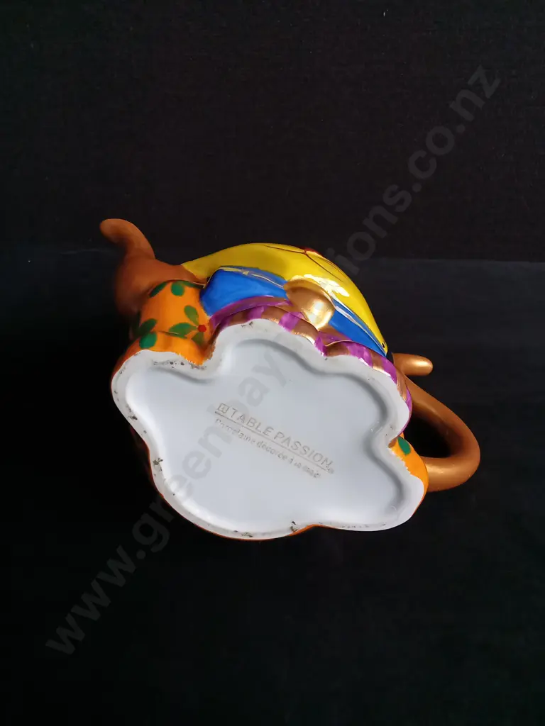 VINTAGE TABLE PASSION PORCELAIN TEA POT Image 1++