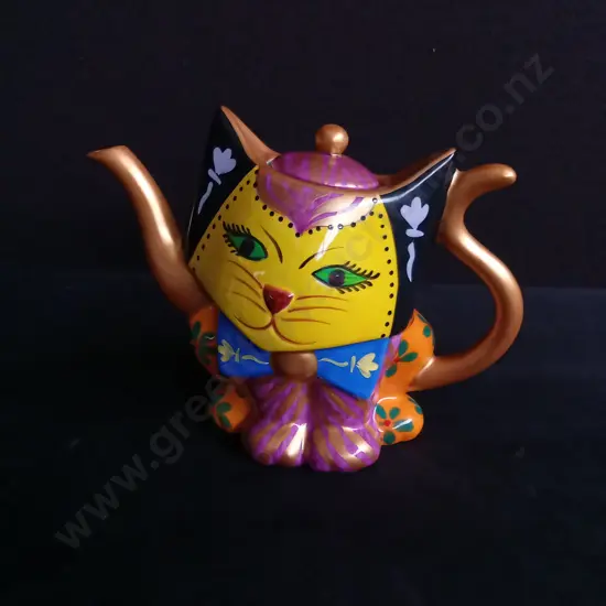 VINTAGE TABLE PASSION PORCELAIN TEA POT