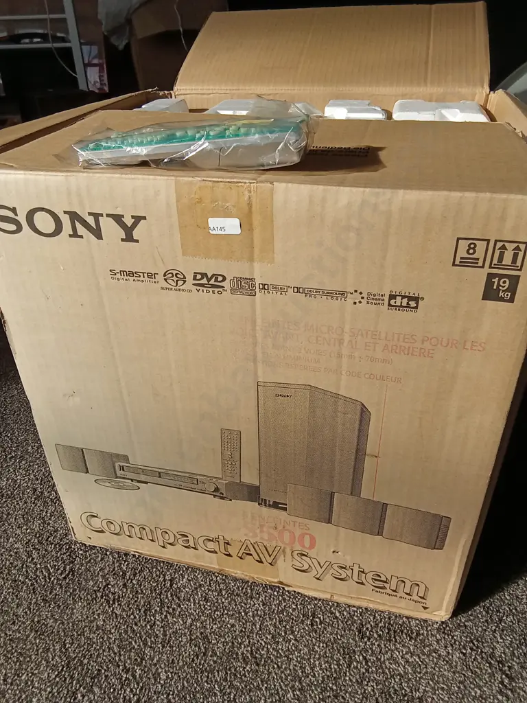 SONY BRAND NEW COMPACT AV SYSTEM (DVD PART BROKEN) Image 1++