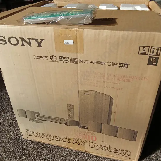 SONY BRAND NEW COMPACT AV SYSTEM (DVD PART BROKEN)