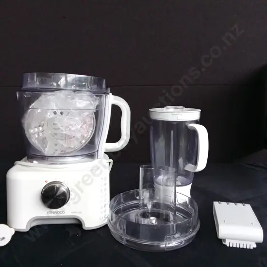 FOOD PROCESSOR WITH ALL ATTACHMENTS