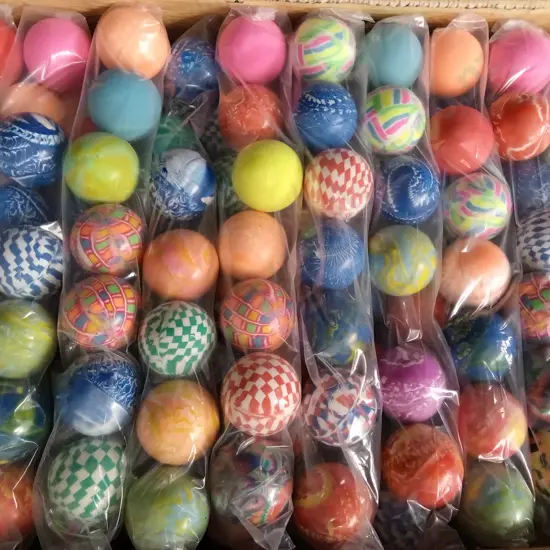 BOX OF BOUNCY BALLS FOR VENDING MACHINE