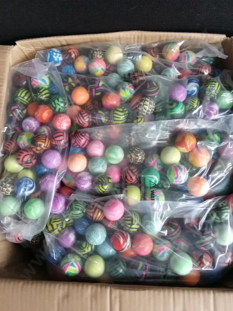 BOX OF BOUNCY BALLS FOR VENDING MACHINE Image 1++