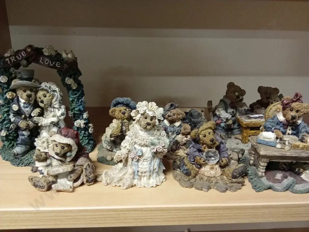 8 PIECES COLLECTION OF VINTAGE BOYDS BEARS & FRIENDS FIGURES Image 1++