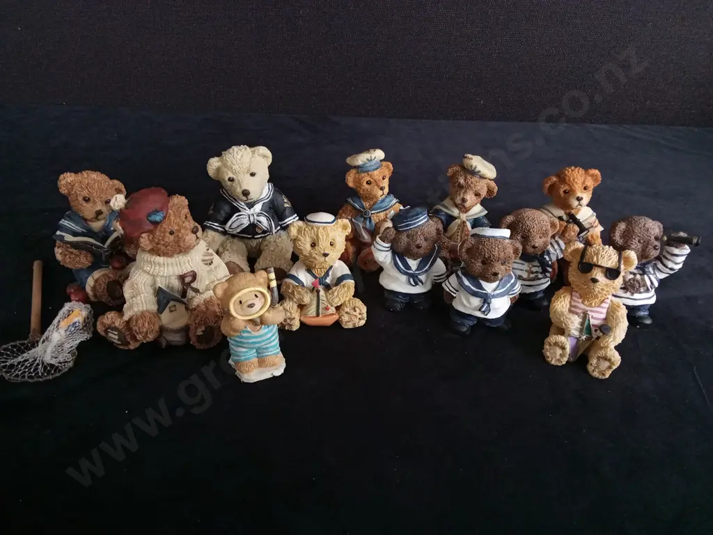 COLLECTION OF SAILOR THEMED BEARS Image 1++