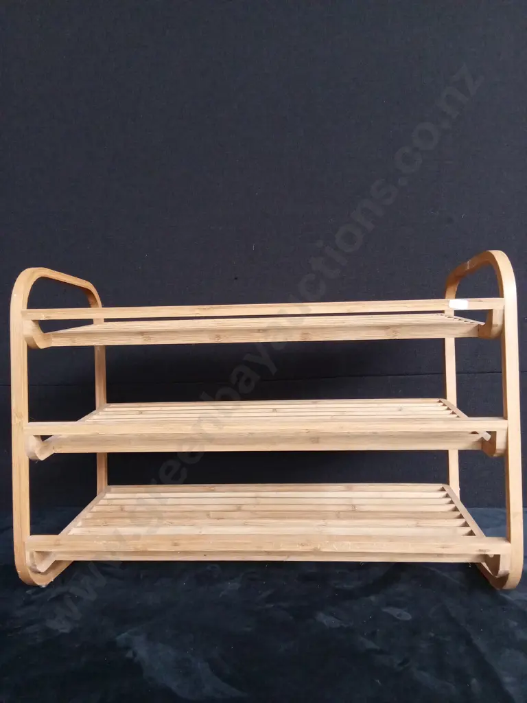 WOODEN SHOE RACK Image 1++