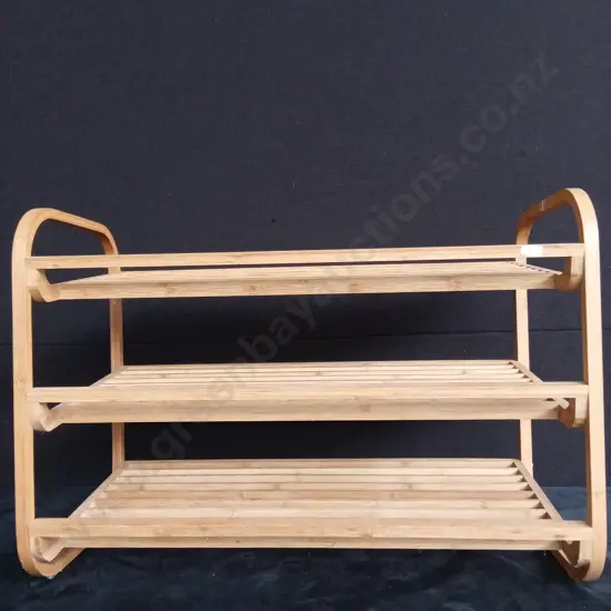 WOODEN SHOE RACK