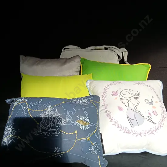 6 CUSHIONS