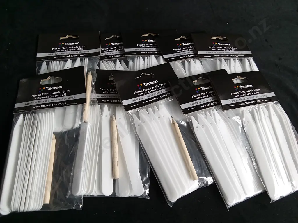 10 BRAND NEW BAGS OF TAKASHO PLASTIC PLANT LABELS 13CM Image 1++