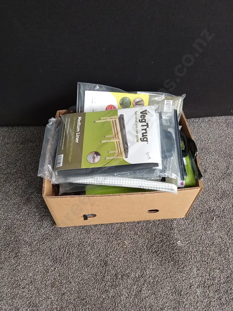 BOX OF 9 ASSORTED VEGTRUG ITEMS Image 1++