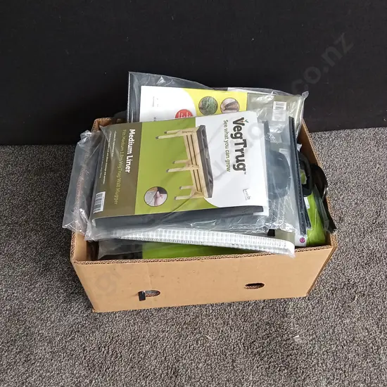 BOX OF 9 ASSORTED VEGTRUG ITEMS