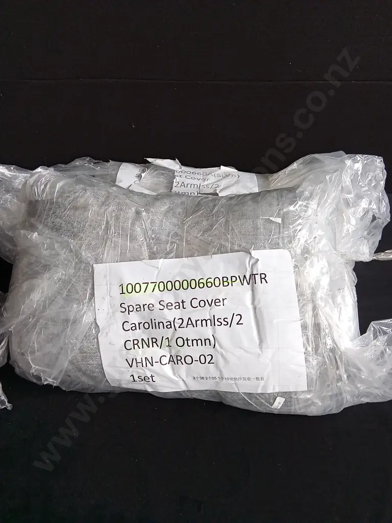 2 SISTER SEAT COVERS Image 1++