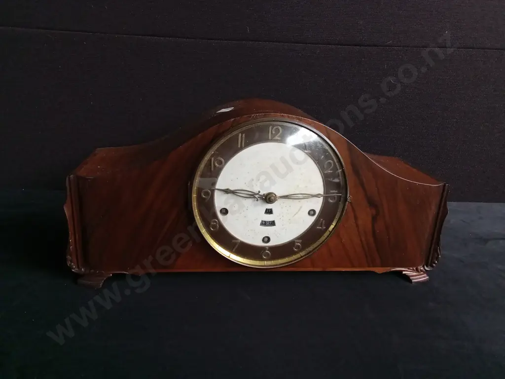 VINTAGE WOODEN MANTLE CLOCK Image 1++