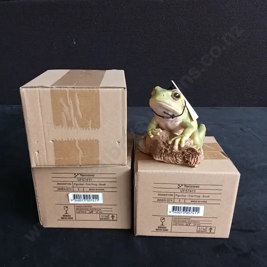 4 TREE FROG FIGURINES