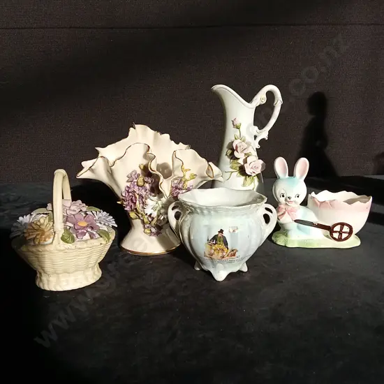 5 DECORATIVE ITEMS
