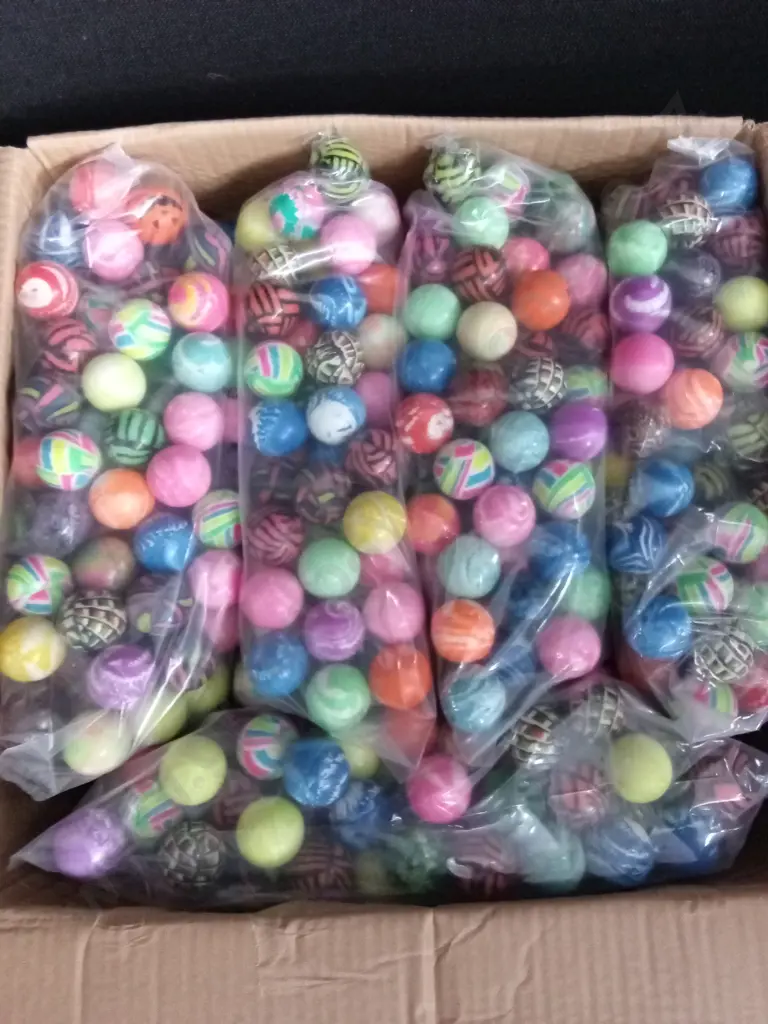 BOX OF BOUNCY BALLS FOR VENDING MACHINE Image 1++
