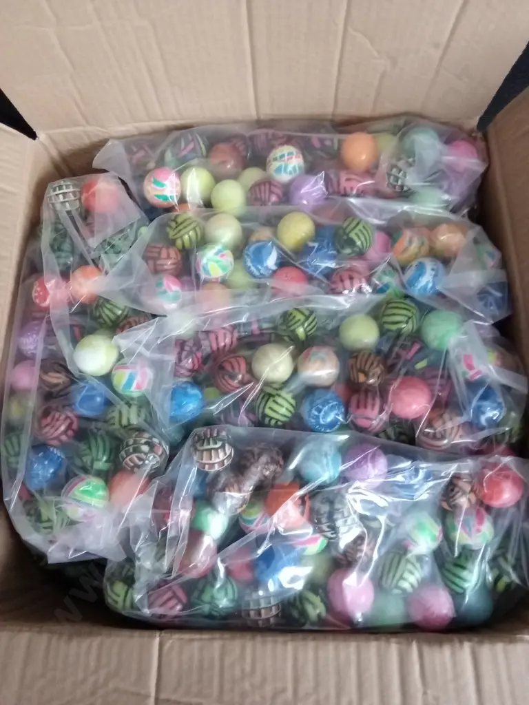 BOX OF BOUNCY BALLS FOR VENDING MACHINE Image 1++