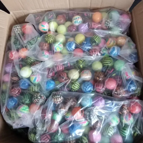 BOX OF BOUNCY BALLS FOR VENDING MACHINE