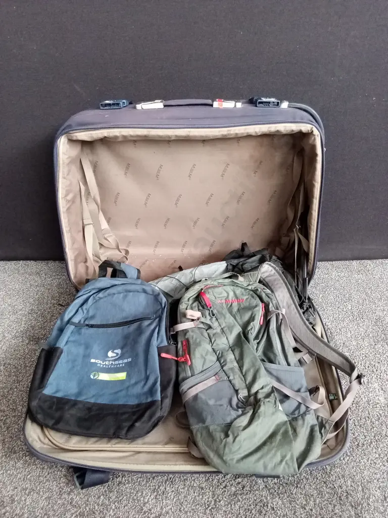 MEI MEI BLUE SUITCASE AND 2 BACKPACKS Image 1++