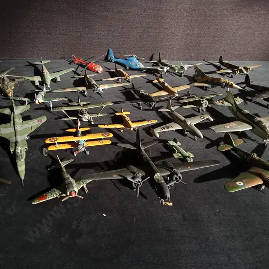 COLLECTION OF VINTAGE AIRCRAFT MODELS