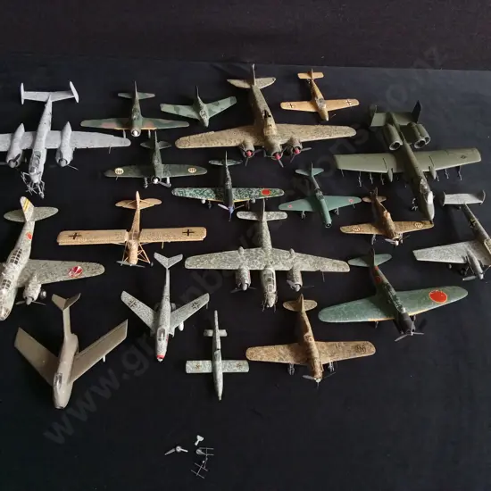COLLECTION OF VINTAGE AIRCRAFT MODELS