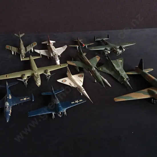 COLLECTION OF VINTAGE AIRCRAFT MODELS