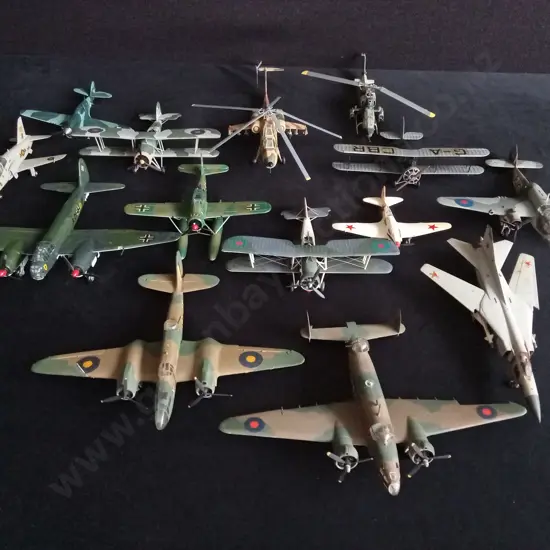 COLLECTION OF VINTAGE AIRCRAFT MODELS