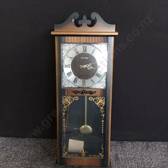 VINTAGE RHYTHM JAPAN BATTERY-OPERATED PENDULUM WALL CLOCK