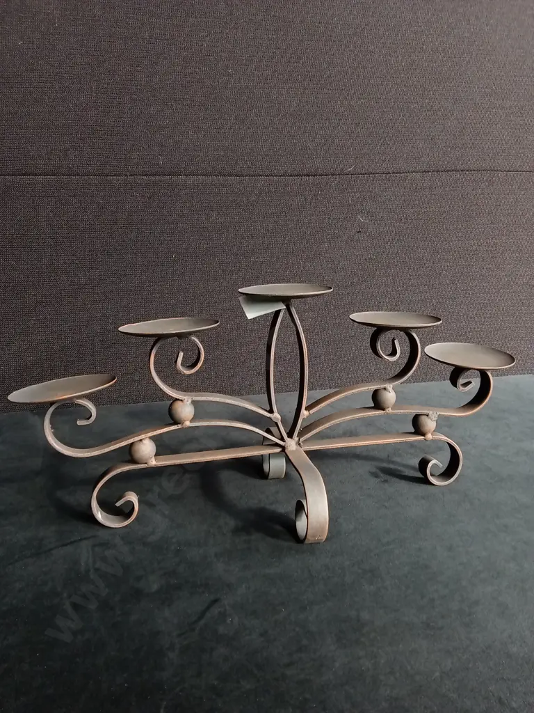 BRAND NEW METAL CANDLE HOLDER Image 1++