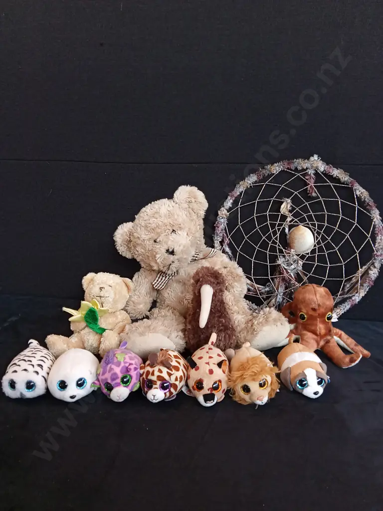 COLLECTION OF TEDDIES AND A DREAM CATCHER Image 1++