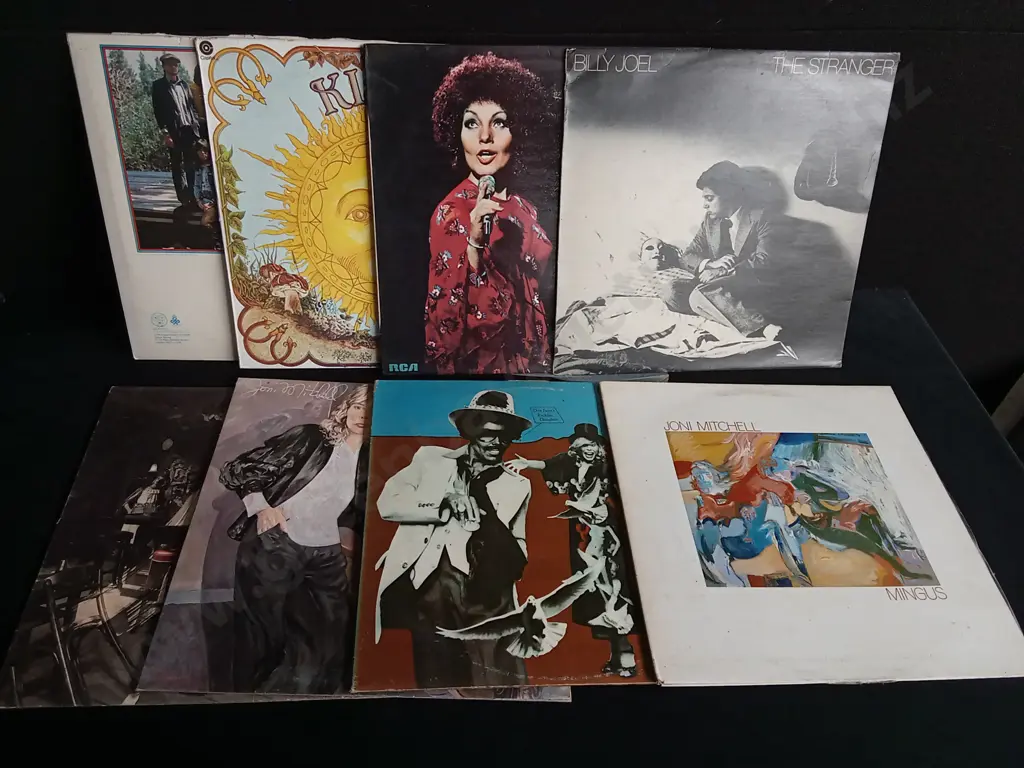 8 VINTAGE VINYL RECORDS Image 1++