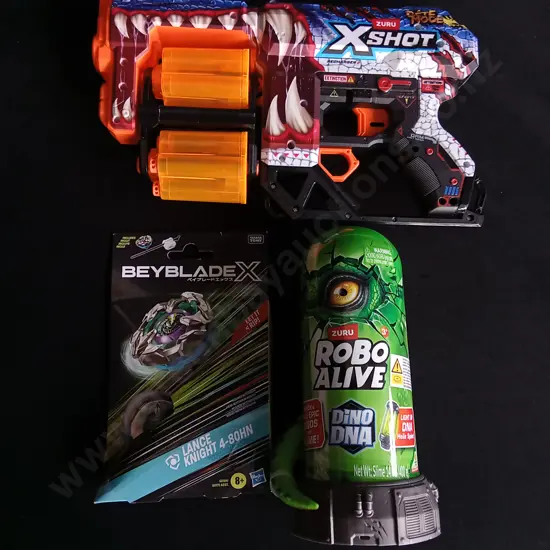 3 PIECES BRAND NEW TOYS