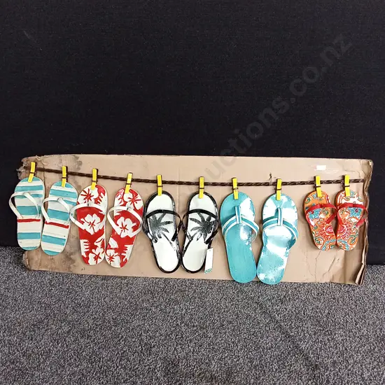 METAL JANDAL WALL ART