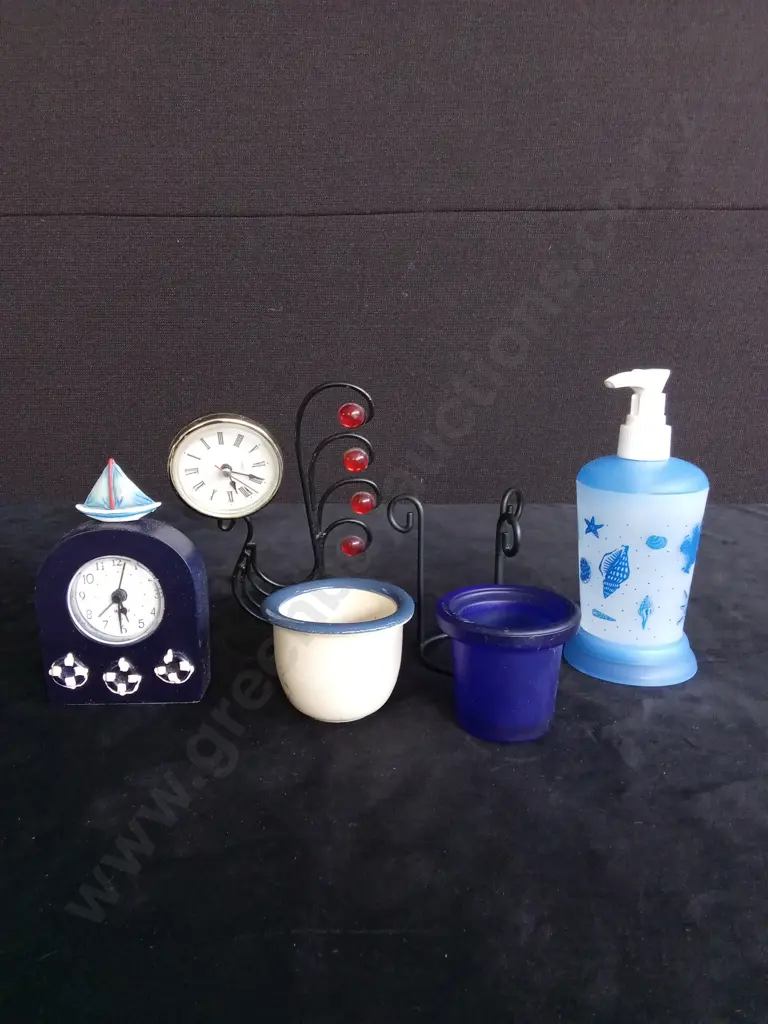6 DECORATIVE ITEMS Image 1++