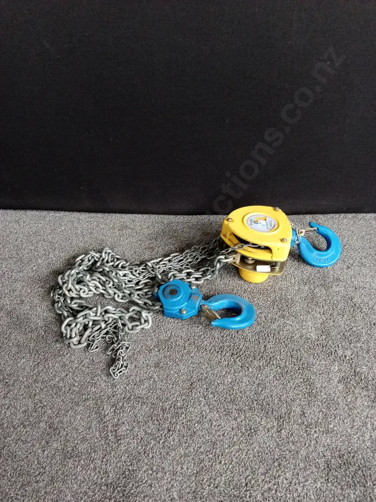 TITAN 5 TONNE MANUAL CHAIN BLOCK HOIST Image 1++
