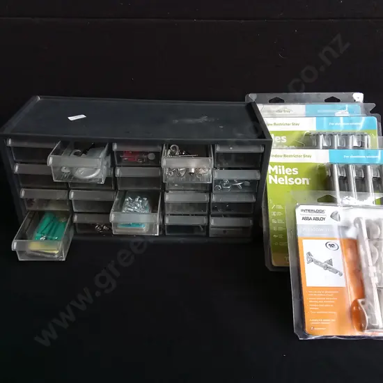 MIX OF HARDWARE AND ORGANISER