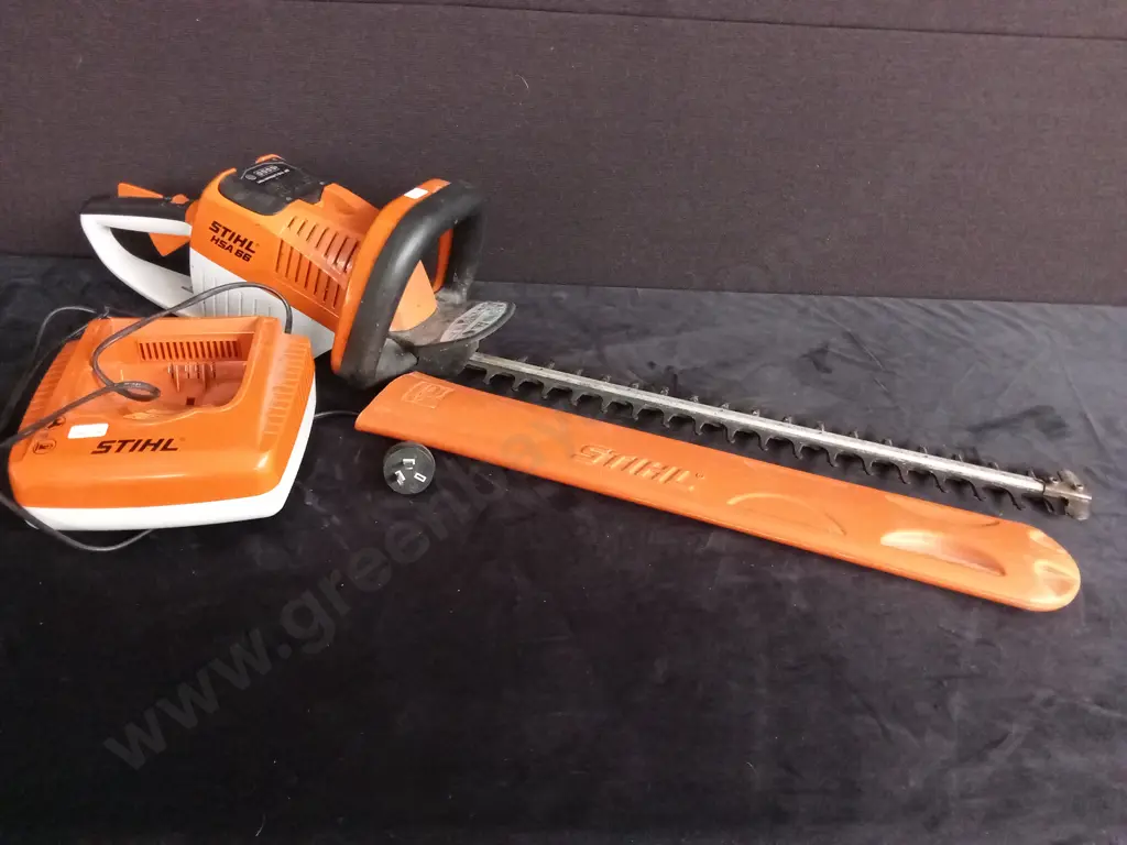 STIHL HSA66 CORDLESS HEDGE TRIMMER TESTED WORKING WITH 2.8 AMP HOUR BATTERY AND CHARGER Image 1++