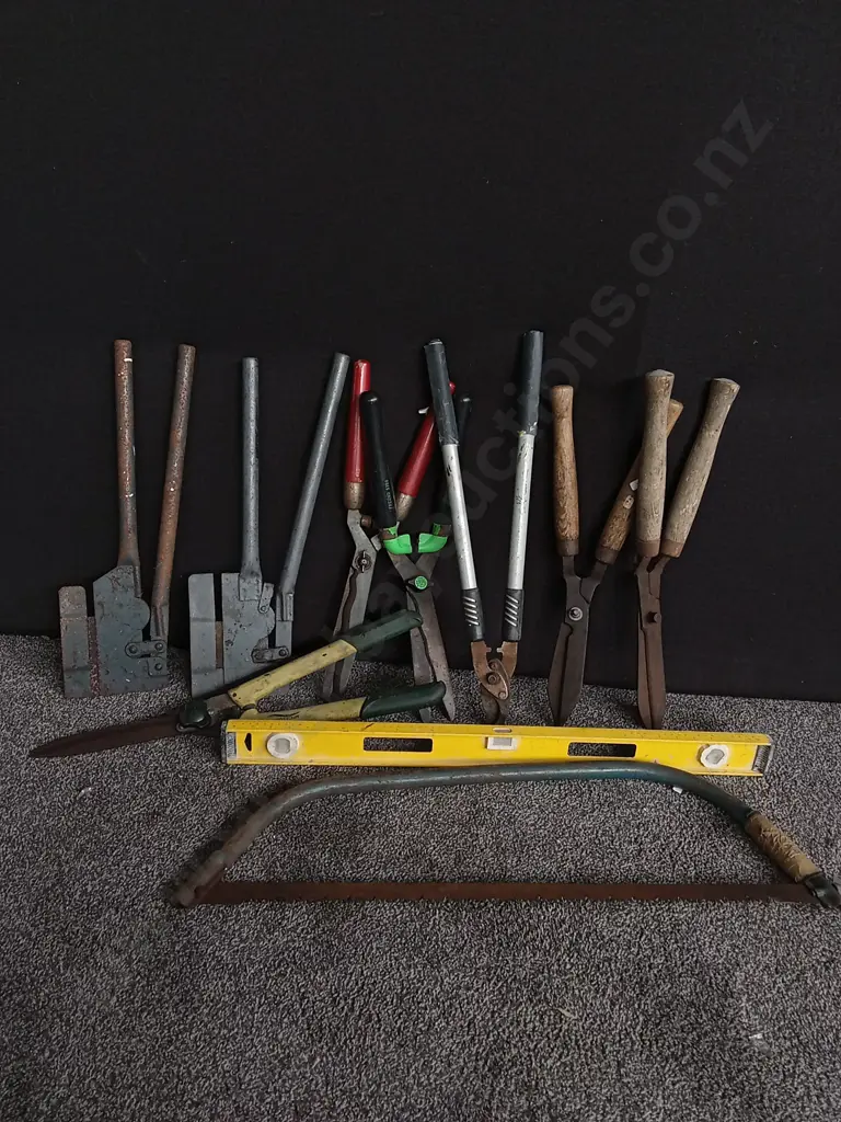 9 HAND TOOLS Image 1++