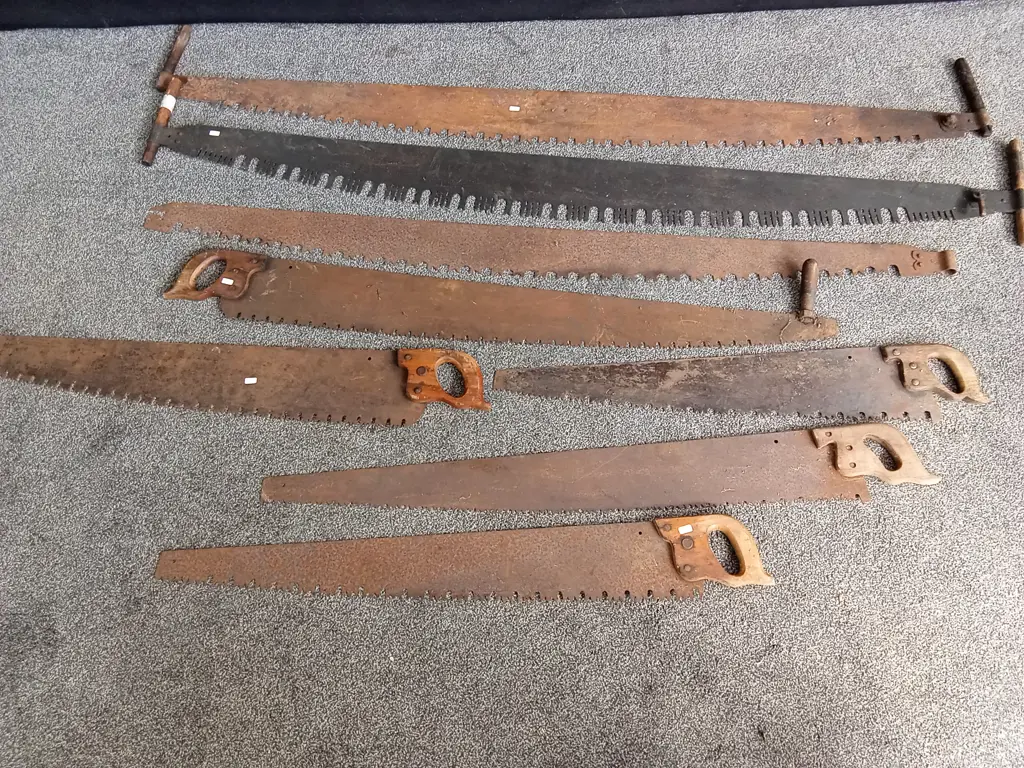 8 VINTAGE HAND SAWS Image 1++