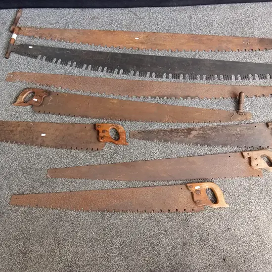 8 VINTAGE HAND SAWS