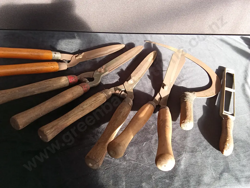 6 HAND TOOLS Image 1++